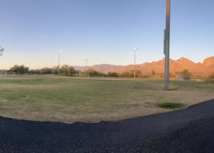 Private - Billiards, Mountain Views, Private Desert Access, Hoa Pool & Spa, Bbq, At Lambert Park - Bourbondale Vakantiehuis Tucson