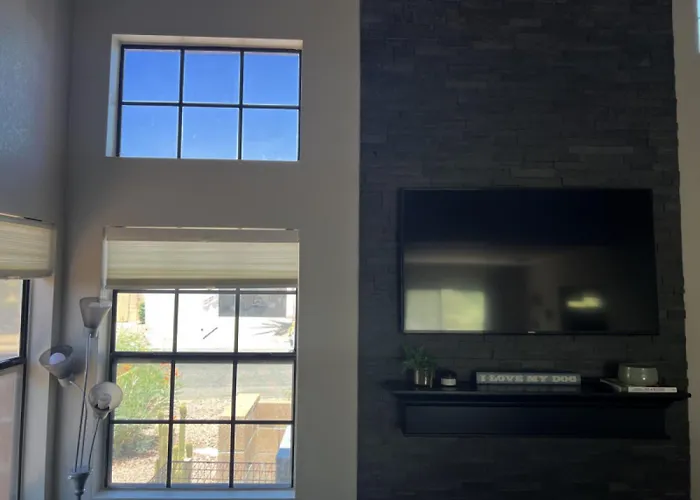 Private - Billiards, Mountain Views, Private Desert Access, Hoa Pool & Spa, Bbq, At Lambert Park - Bourbondale