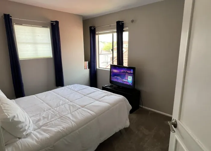 Private - Billiards, Mountain Views, Private Desert Access, Hoa Pool & Spa, Bbq, At Lambert Park - Bourbondale *